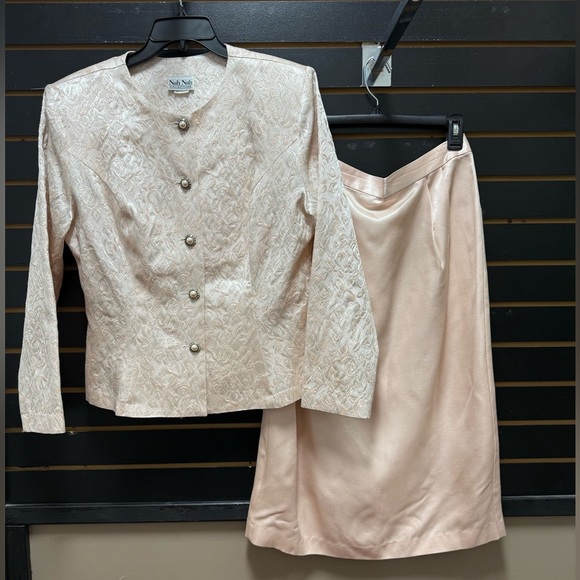 Nah Nah Collections Vintage Blush Pink Skirt Suit – Made in USA - Picture 1 of 3